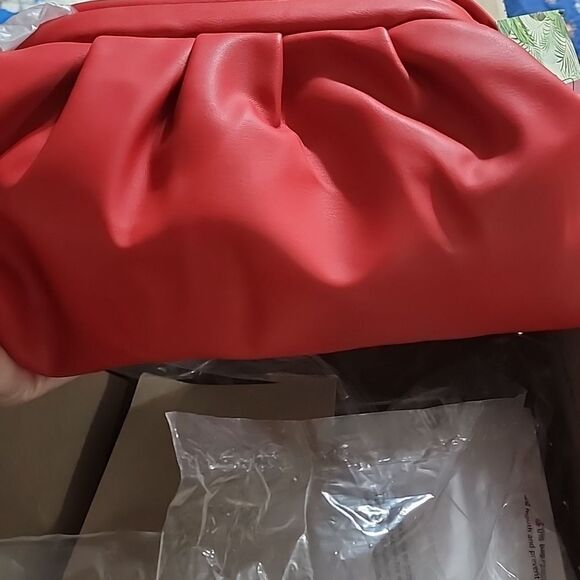 BADGLEY MISCHKA wrapped frame clutch NWT Red - Picture 6 of 6